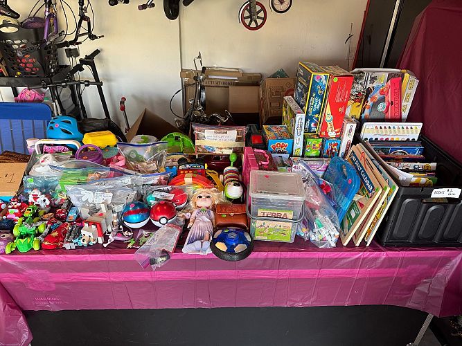 GARAGE SALE photo