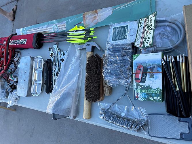 Garage / Yard Sale photo
