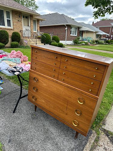 Multi family garage sale photo