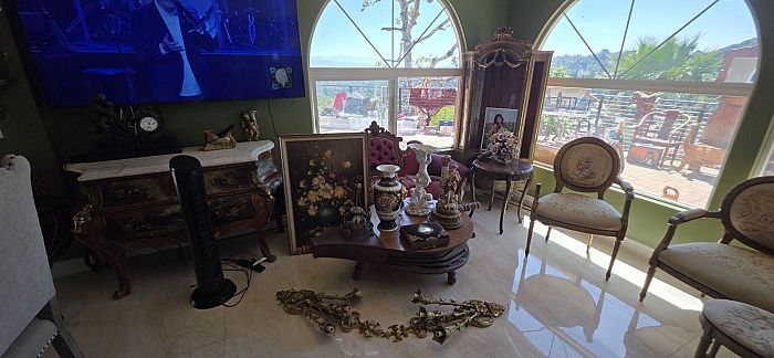 Antiques, Jewelry, Household, furniture. photo