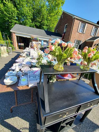 SUNDAY BROOKLAWN BOUNTY TAG SALE photo