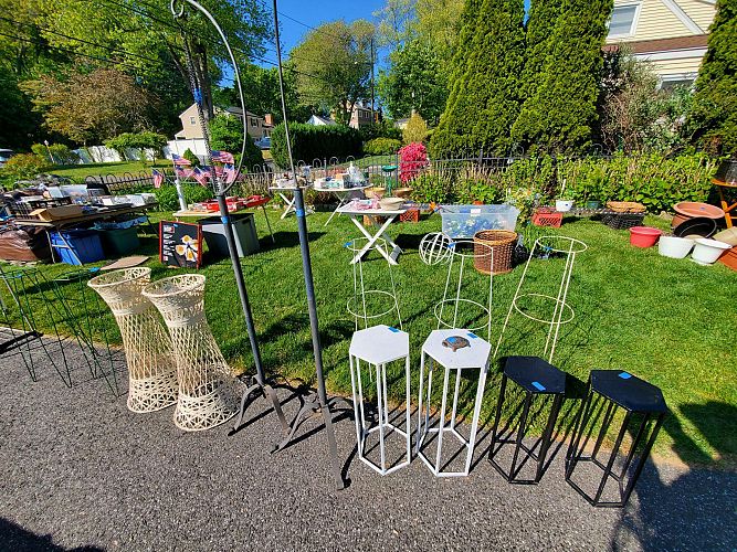SUNDAY BROOKLAWN BOUNTY TAG SALE photo