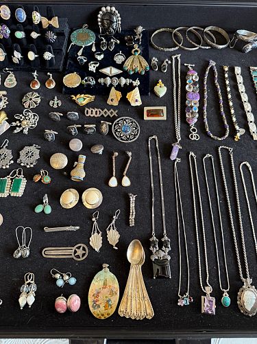 "BIG" Garage Tag Sale Lots of Collectables & Antiques Something for ALL photo