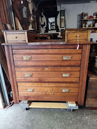 Vintage and Antique Sale photo