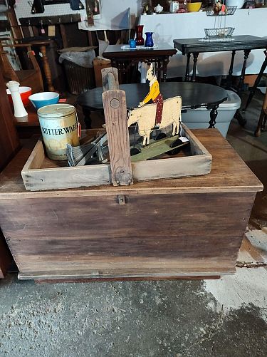 Vintage and Antique Sale photo