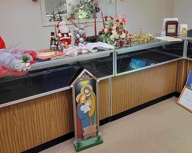 Estate Sale Saturday 6th and Sunday 7th 8:30am to 4pm photo