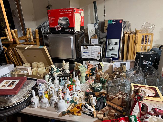 Autumn Park & Glen Hollow Subdivisions Garage Sales photo