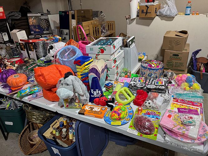 Autumn Park & Glen Hollow Subdivisions Garage Sales photo