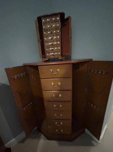 SUPER GARAGE SALE SATURDAY JUNE 6 NEAR GOTHA MIDDLE SCHOOL photo