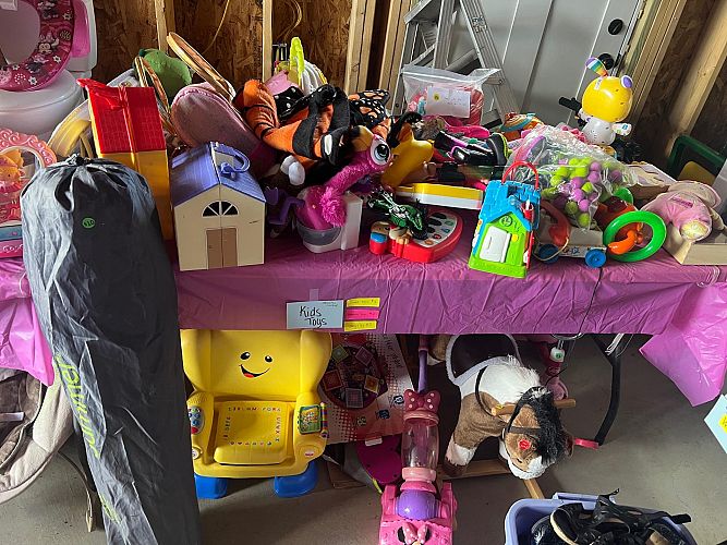 🚨 GARAGE SALE! 🚨 photo