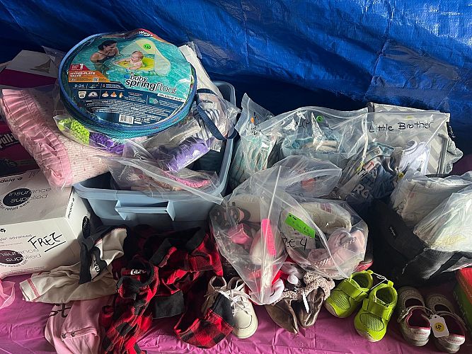 🚨 GARAGE SALE! 🚨 photo