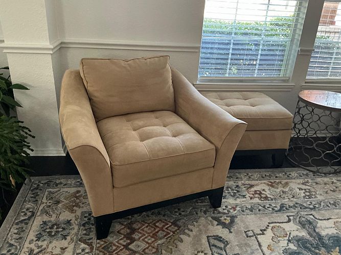 Moving sale photo