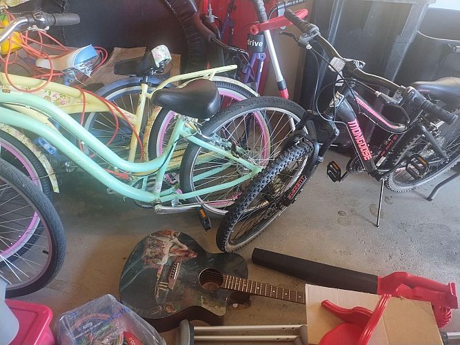 Garage Sale/ Yard Sale photo