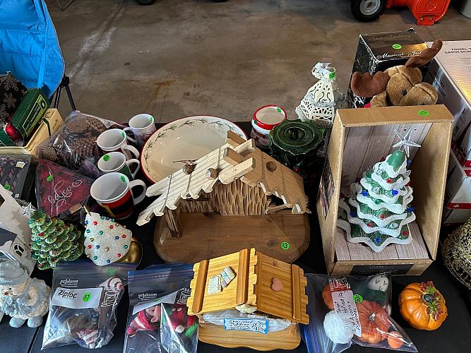 HUGE MULTI-FAMILY GARAGE SALE photo