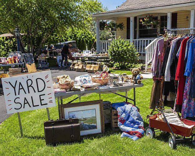 ESTATE/YARD/GARAGE SALE photo