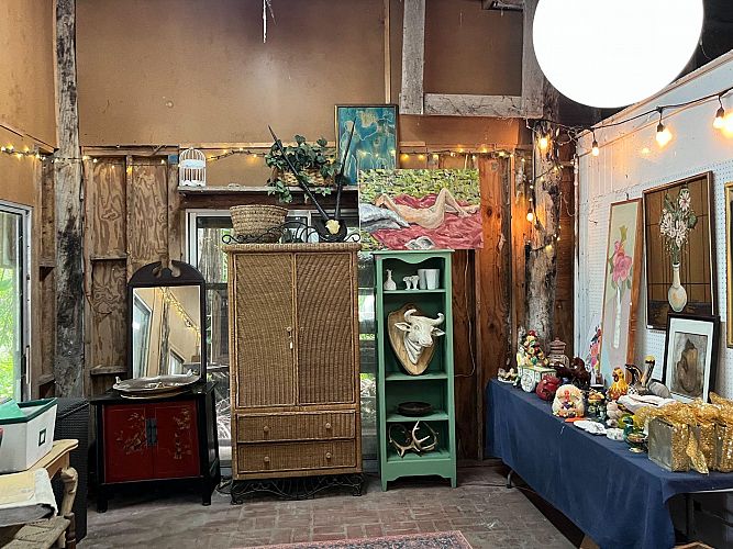 Waldo's Antiques & Junque Antique Sale photo