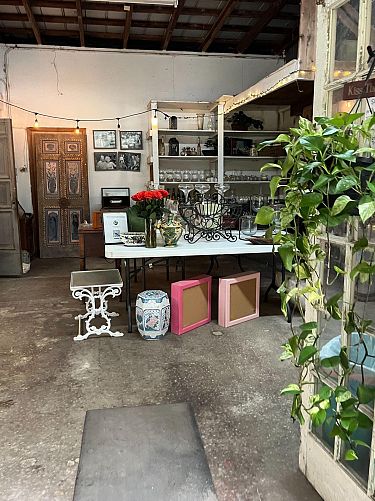 Waldo's Antiques & Junque Antique Sale photo
