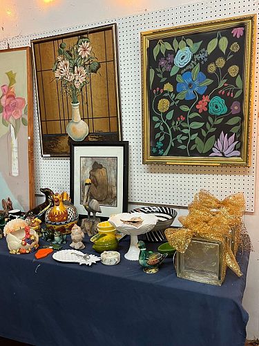 Waldo's Antiques & Junque Antique Sale photo