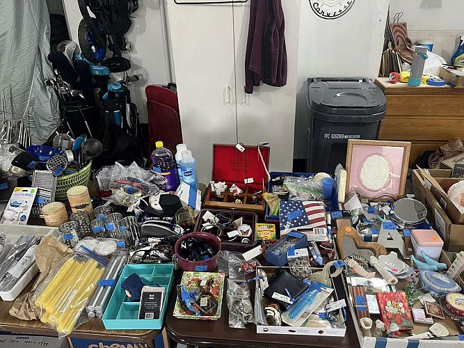6 Family Garage Sale photo