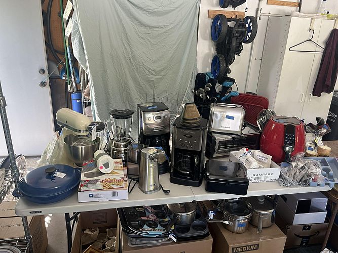 6 Family Garage Sale photo