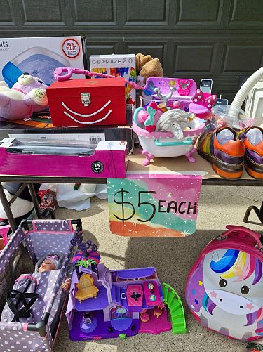Garage sale photo