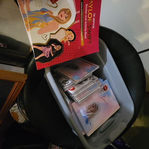 Large garage/moving sale photo