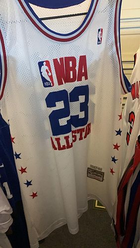Sale. Sports jerseys and collectibles. Sunday, one day! HD, Nike, Northface photo