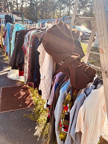 Multifamily yard sale photo