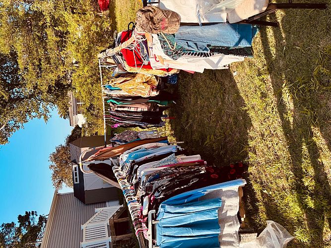 Multifamily yard sale photo
