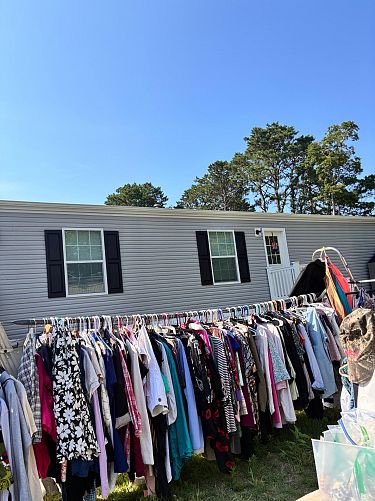 Multifamily yard sale photo