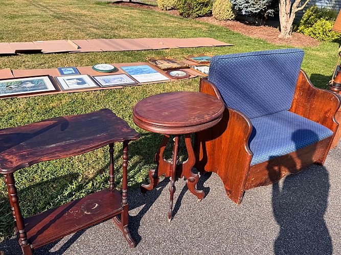 Tag Sale 53 Oldham Road Wethersfield - Furniture - Art - Collectibles photo