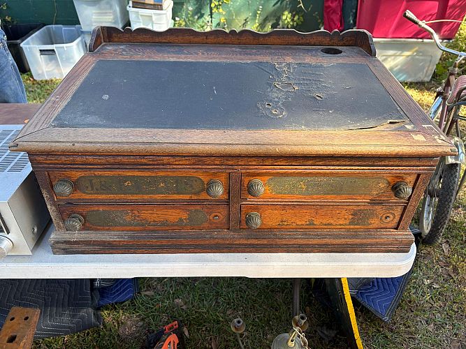 Large Yard Sale — photo 1