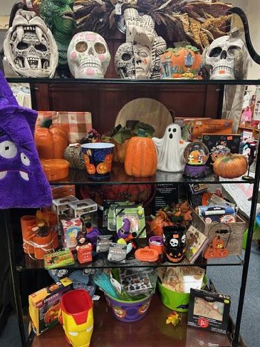 HUGE ROANOKE GARAGE SALE - OCT 30 & 31 - 9 AM-1 PM - 108 PECAN ST.